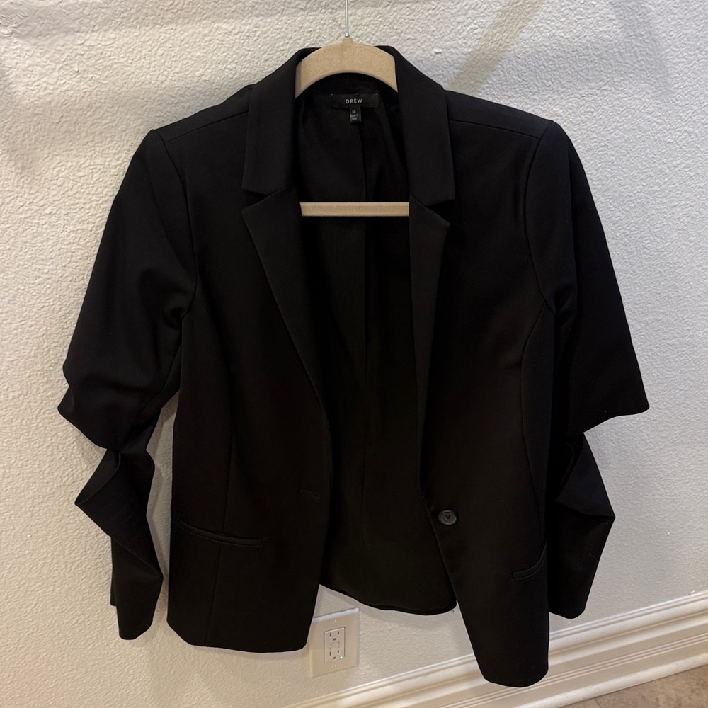DREW Elegant Black Blazer